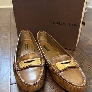 Louis Vuitton women’s brown leather loafers moccasin size 38